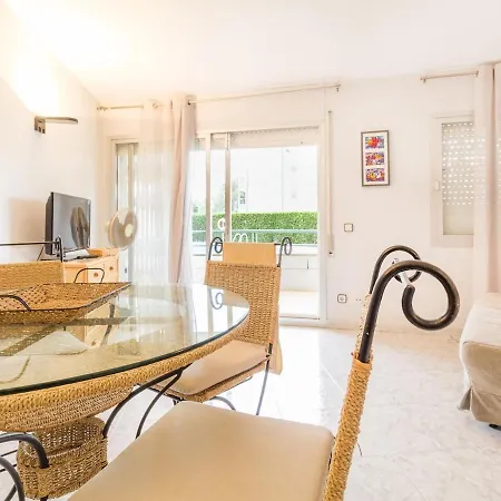 Medes Park Baixos Daire *